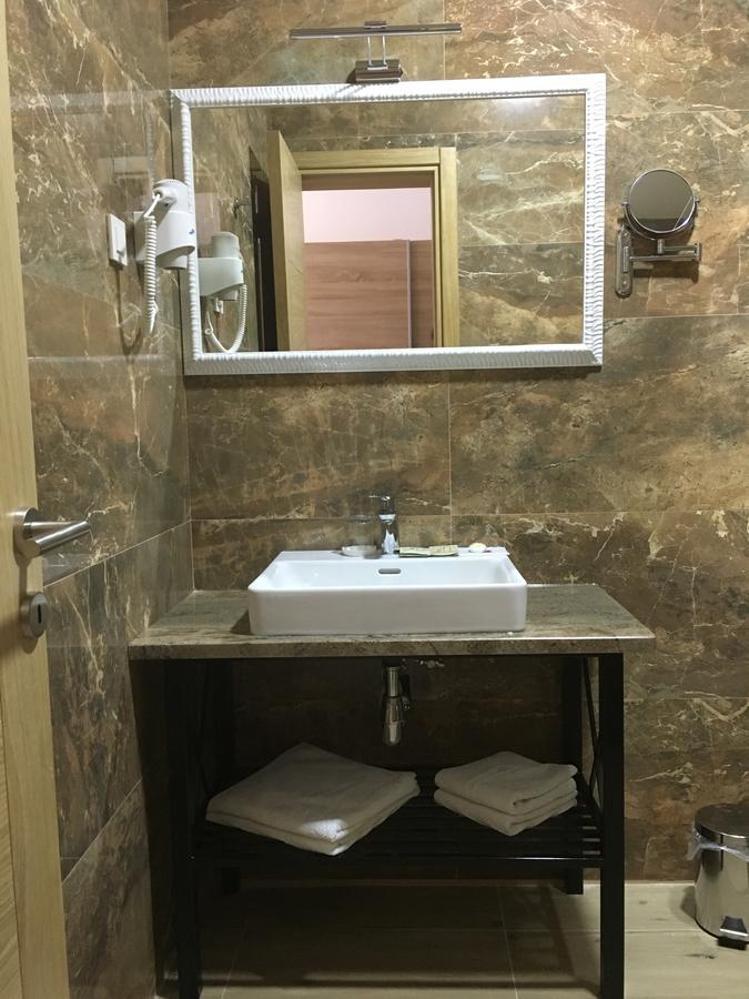 Hotel Akapulco Sutomore Bagian luar foto