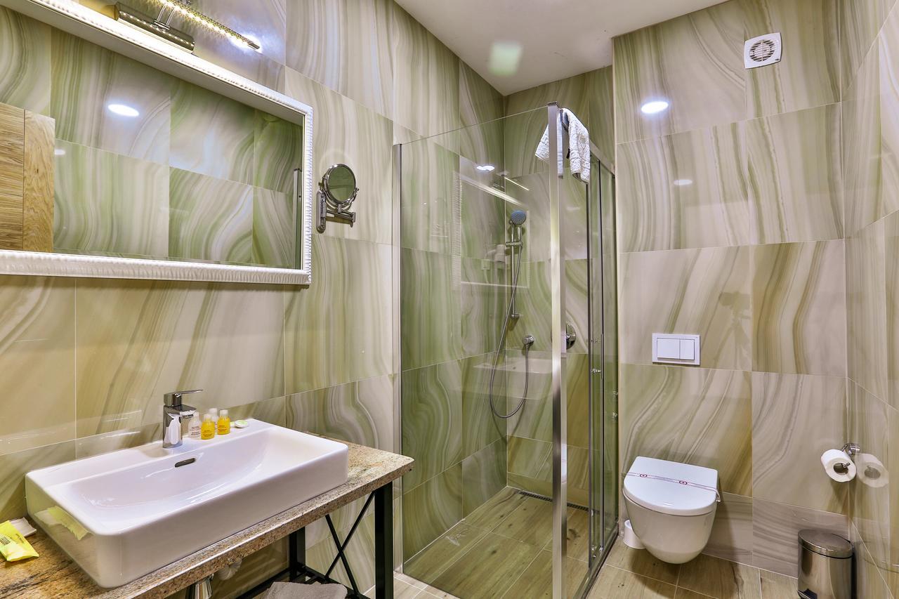 Hotel Akapulco Sutomore Bagian luar foto