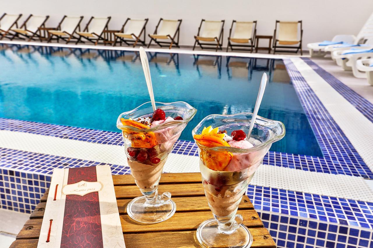 Hotel Akapulco Sutomore Bagian luar foto